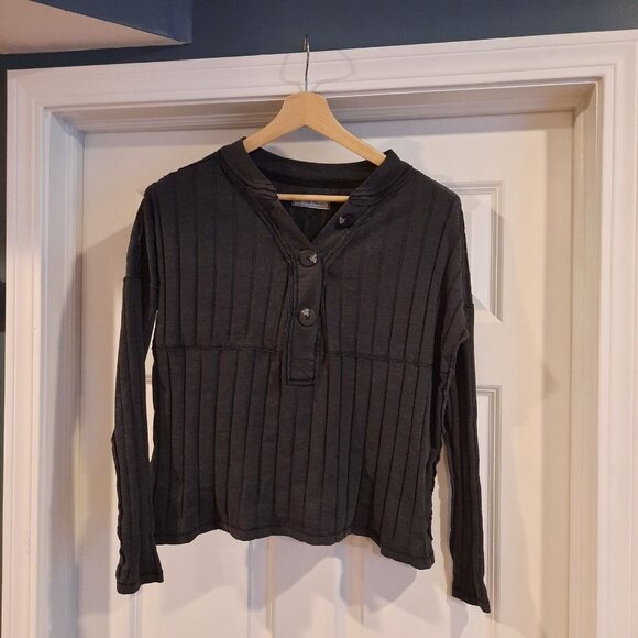 We The Free People In The Mix Henley Top Womens XS Dark Charcoal Grunge Oversize - Picture 1 of 11